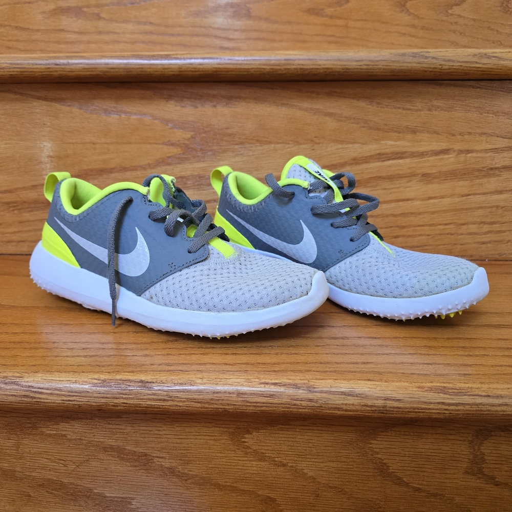 ⛳️Nike Kids Golf Sneakers in Gray and Neon Yellow